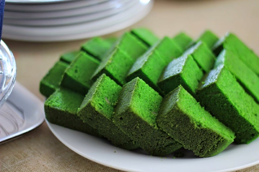 Kek Lumut: Kue Tradisional dengan Rasa dan Penampilan Unik