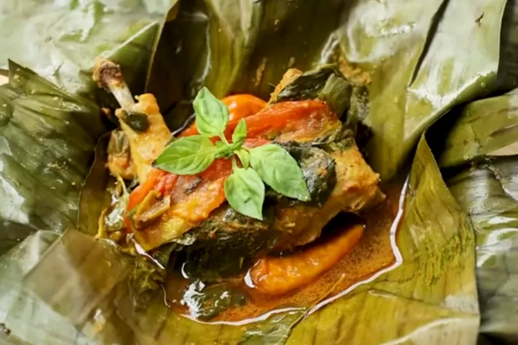 Nikmatnya Pepes Ayam Bakar yang Menggugah Selera