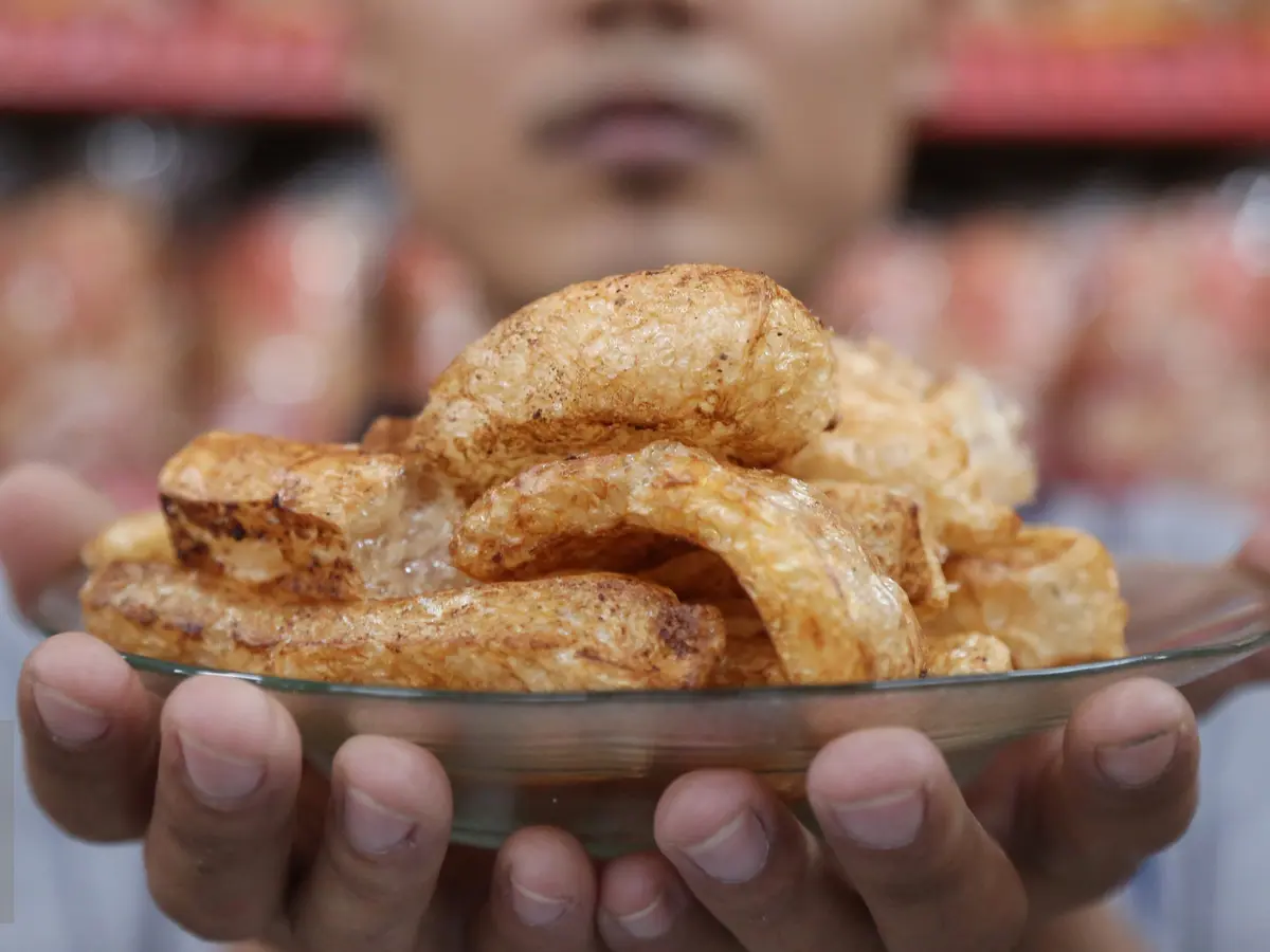 Makanan Rambak: Camilan Renyah dan Lezat dari Indonesia