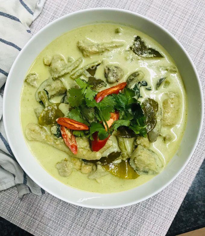 Mengenal Lezatnya Makanan Chicken Green Curry Indonesia