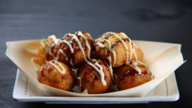 Mengenal Takoyaki: Camilan Khas Jepang yang Lezat dan Menggoda