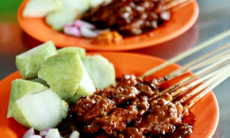 Mengenal Lezatnya Makanan Sate Kelinci yang Menggoda Selera
