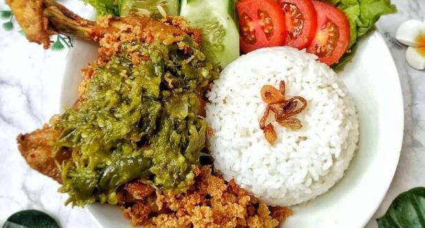Keunikan Ayam Geprek Sambal Ijo yang Menggoda Selera