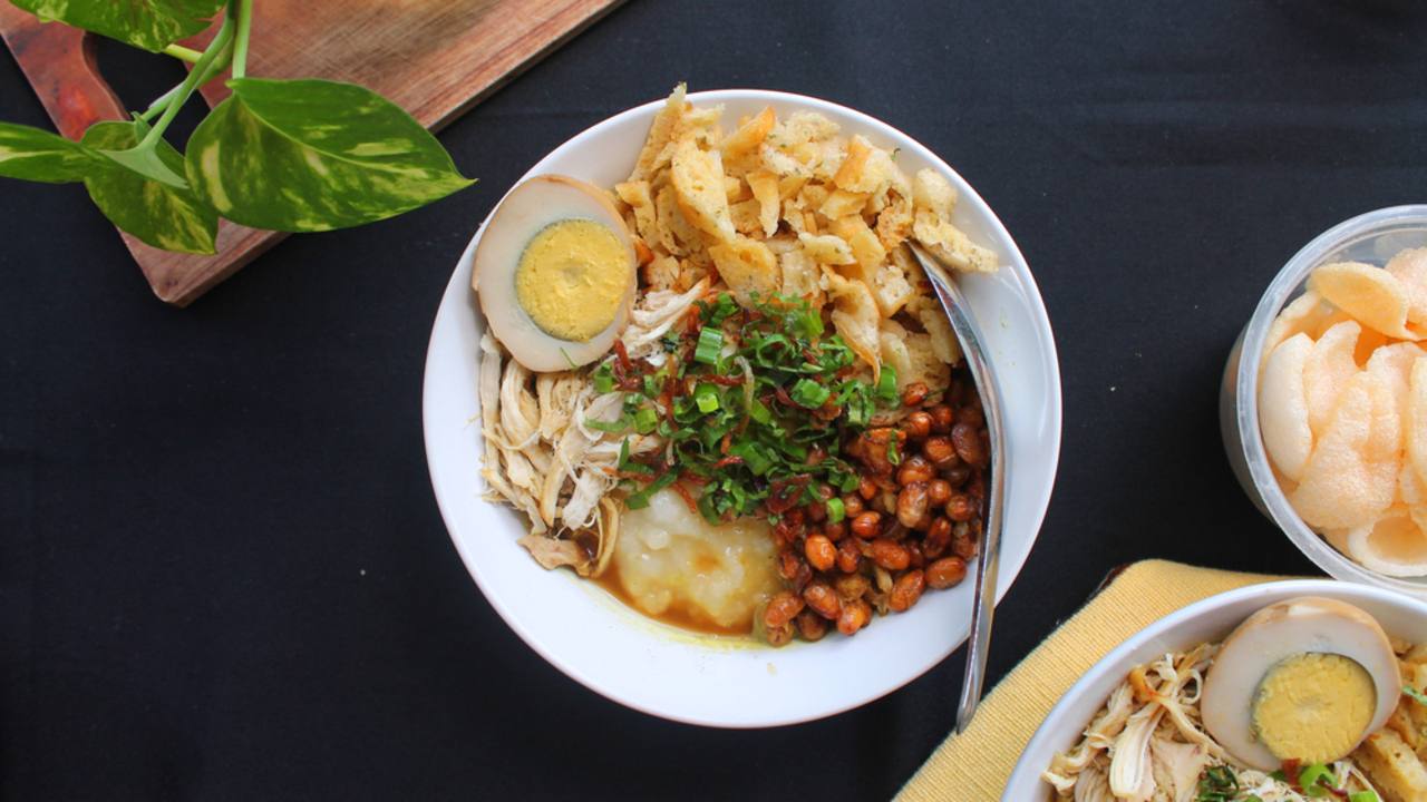 Mengenal Lebih Dekat Bubur Ayam: Sajian Tradisional yang Menggugah Selera