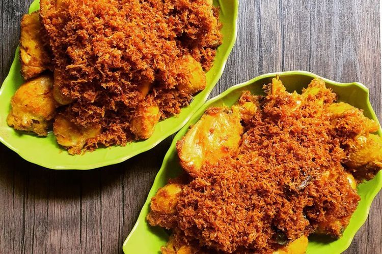 Mengenal Lezatnya Makanan Ayam Serundeng yang Tradisional