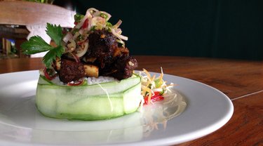 Keunikan Rasa Iga Bakar Sambal Matah yang Menggoda Selera