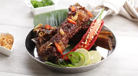 Lezatnya Iga Bakar Bumbu Rendang, Paduan Rasa Otentik