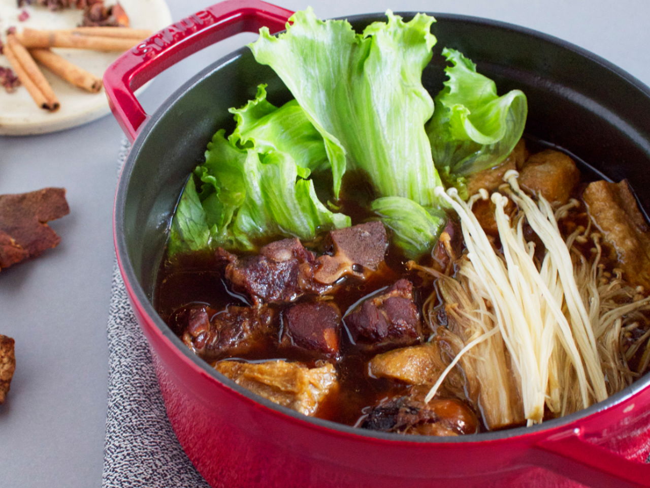 Mengenal Lebih Dekat Makanan Bak Kut Teh yang Lezat dan Tradisional