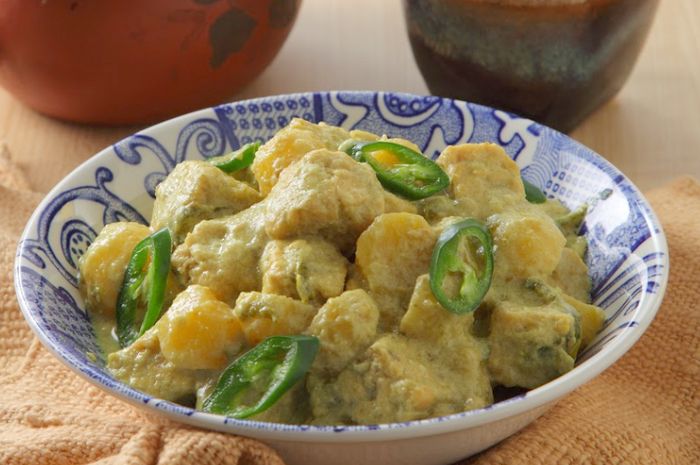 Mengenal Makanan Nyomok Tempe: Camilan Tradisional yang Lezat