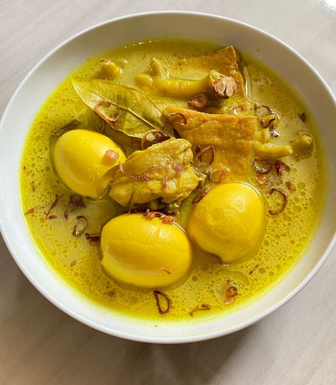 Resep Opor Ayam dengan Telur yang Lezat dan Mudah Dibuat