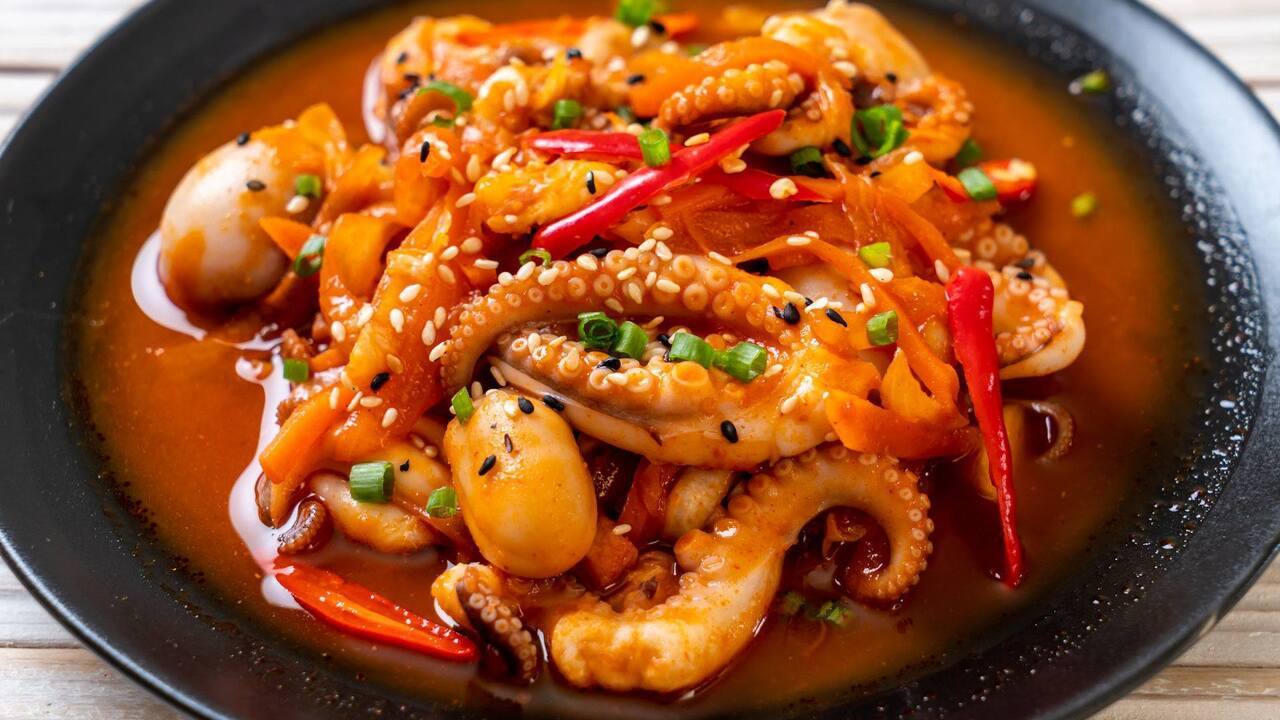 Gurita Saus Padang: Lezatnya Olahan Seafood Khas Sumatera