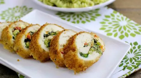 Makanan Chicken Fillet Roll: Roti Isi Daging Ayam Lezat dan Menggoda