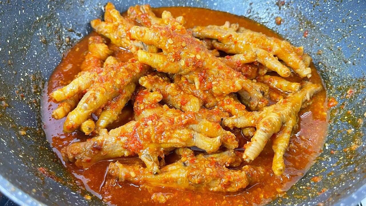 Mengenal Ceker Iblis Super Pedas: Rasa Pedas Menggoda dan Nikmat