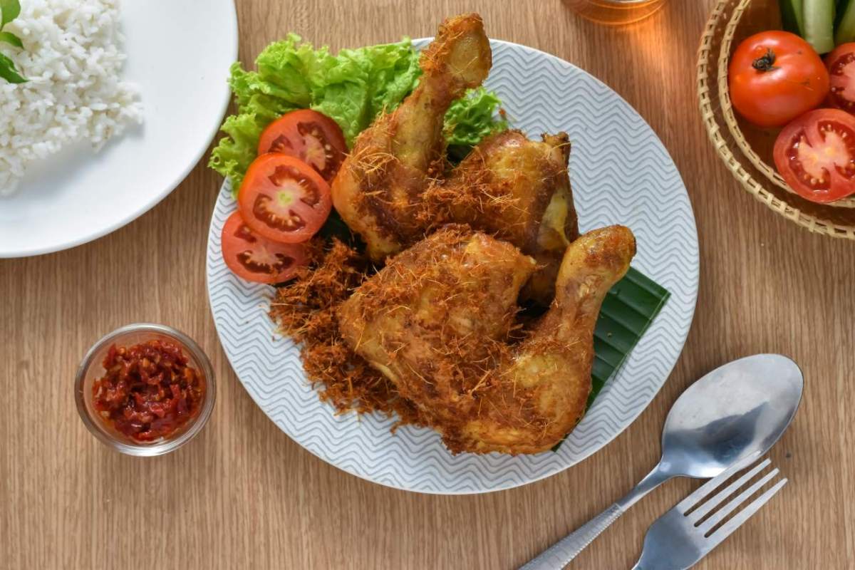 Mengenal Makanan Ayam Rarang: Ciri, Manfaat, dan Cara Penyajian