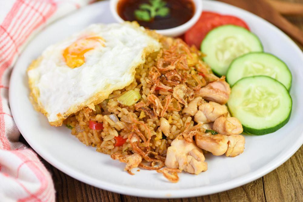 Nasi Goreng Ayam dan Telur: Resep Lezat dan Mudah Dibuat