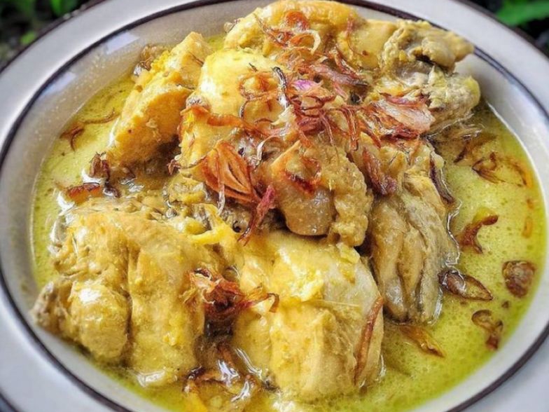 Opor Ayam: Resep dan Keunikan Masakan Tradisional Indonesia