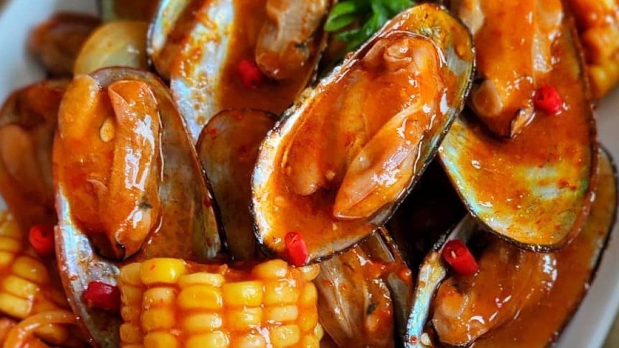 Makanan Kerang Saus Padang: Nikmatnya Rasa Pedas dan Gurih